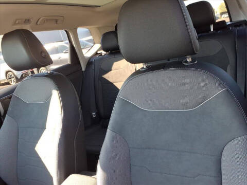 2026 Volkswagen Taos SE Black