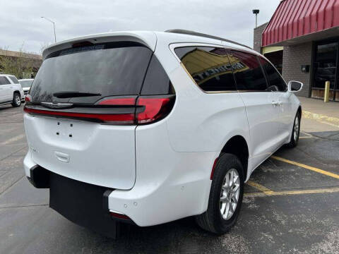 2022 Chrysler Pacifica Touring L