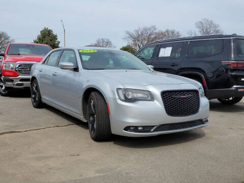 2023 Chrysler 300 for sale at Breeden Pre-Owned in Van Buren AR