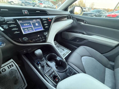 2019 Toyota Camry Hybrid LE