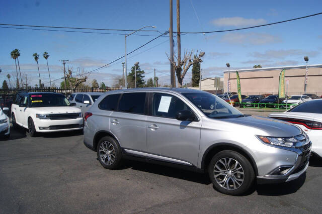 2018 Mitsubishi Outlander for sale at Auto Plaza in Fresno, CA