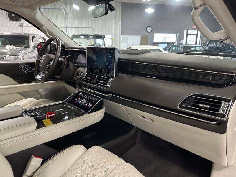 2023 Lincoln Navigator L Black Label