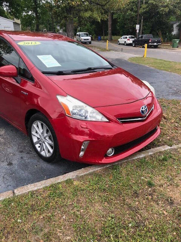 2013 Toyota Prius v Five