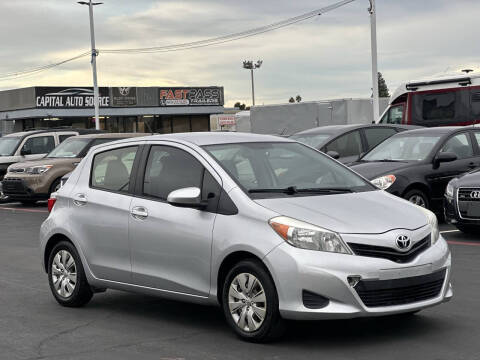 2012 Toyota Yaris 5-Door LE