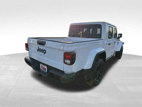 2024 Jeep Gladiator NightHawk