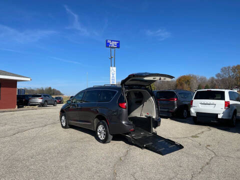 2019 Chrysler Pacifica for sale at Summit Auto & Cycle in Zumbrota MN