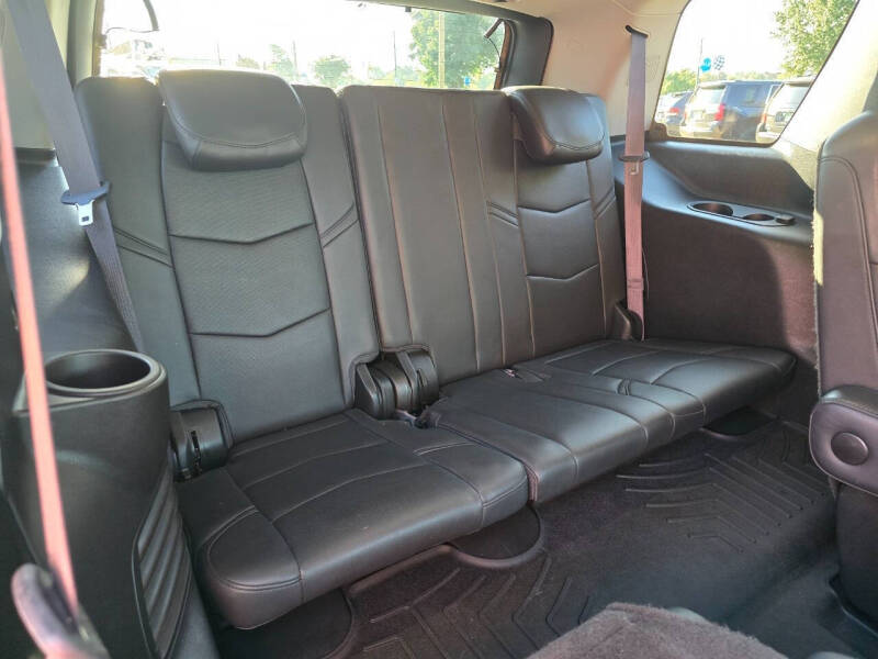 2017 Cadillac Escalade Luxury