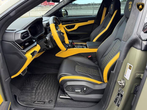 2025 Lamborghini Urus SE