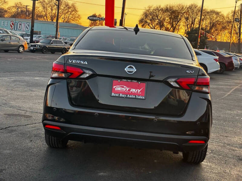 2021 Nissan Versa SV
