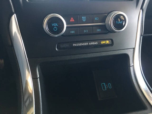 2022 Ford Edge Titanium