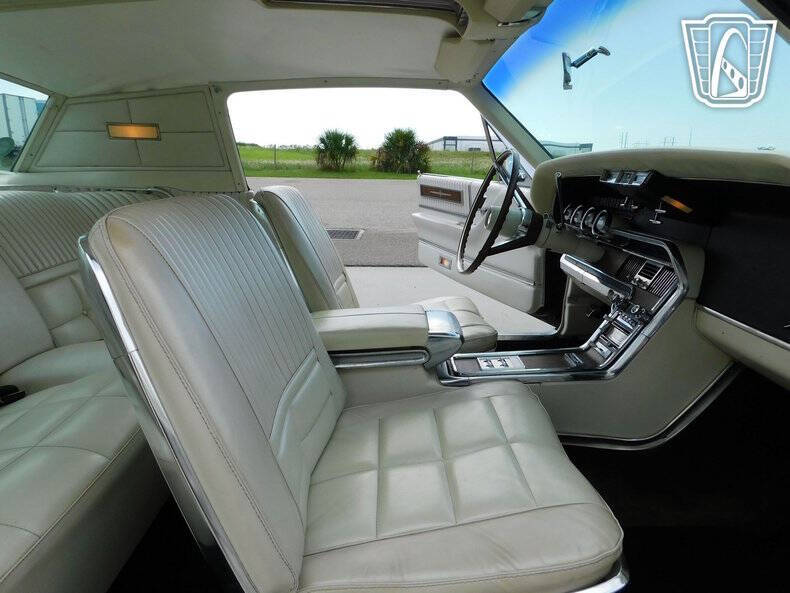 1966 Ford Thunderbird