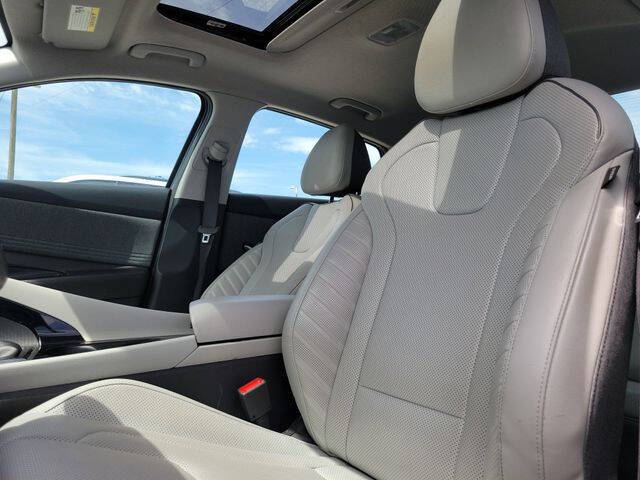 2024 Hyundai Elantra Limited