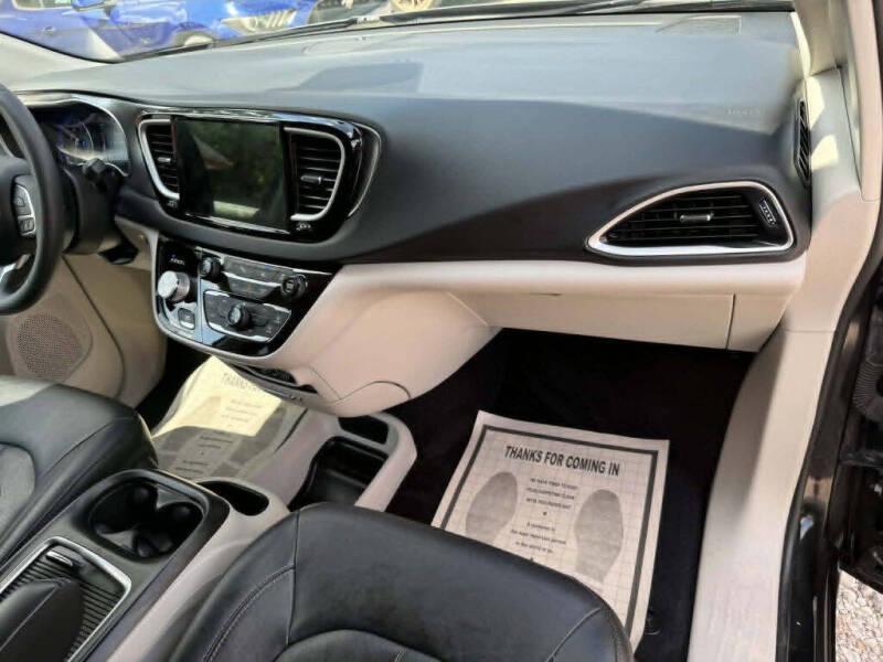2022 Chrysler Pacifica Touring L