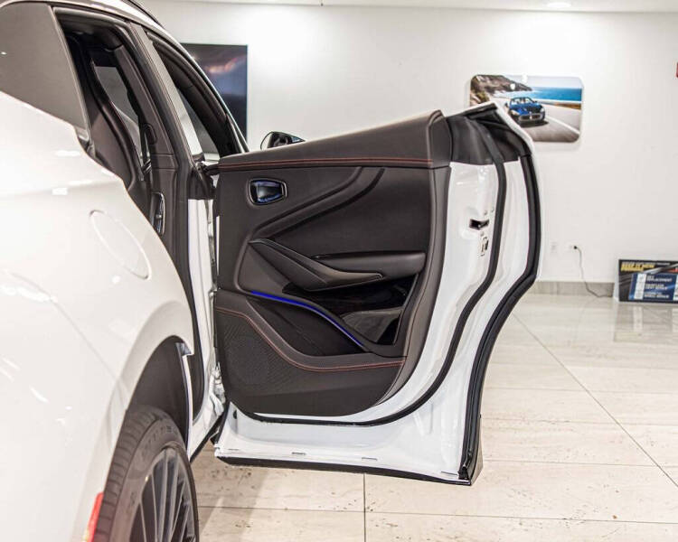 2026 Aston Martin DBX 707