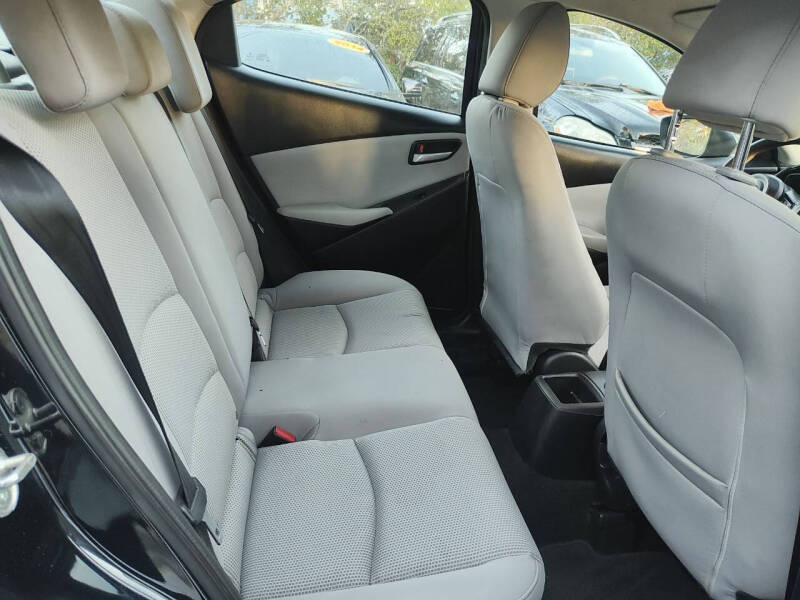 2019 Toyota Yaris LE