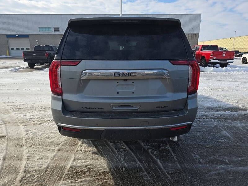 2024 GMC Yukon SLT