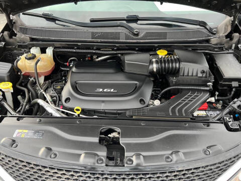 2017 Chrysler Pacifica Touring-L Plus