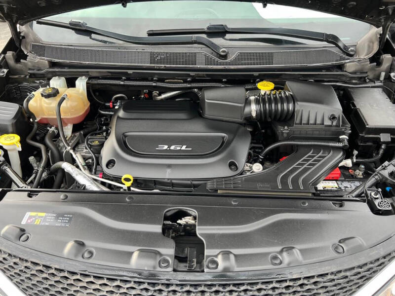 2017 Chrysler Pacifica Touring-L Plus