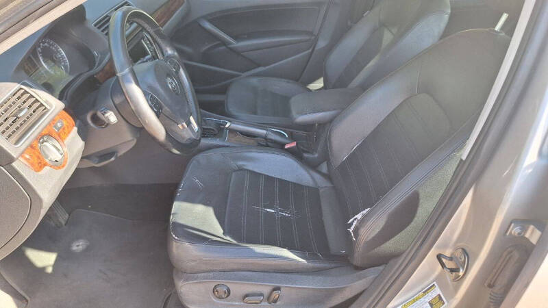 2013 Volkswagen Passat SEL