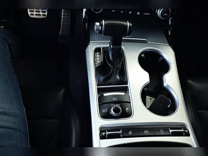2022 Kia Stinger GT1