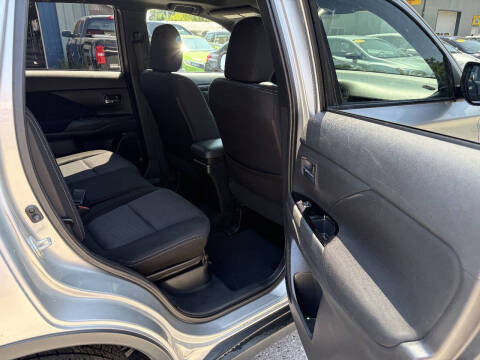 2018 Mitsubishi Outlander LE