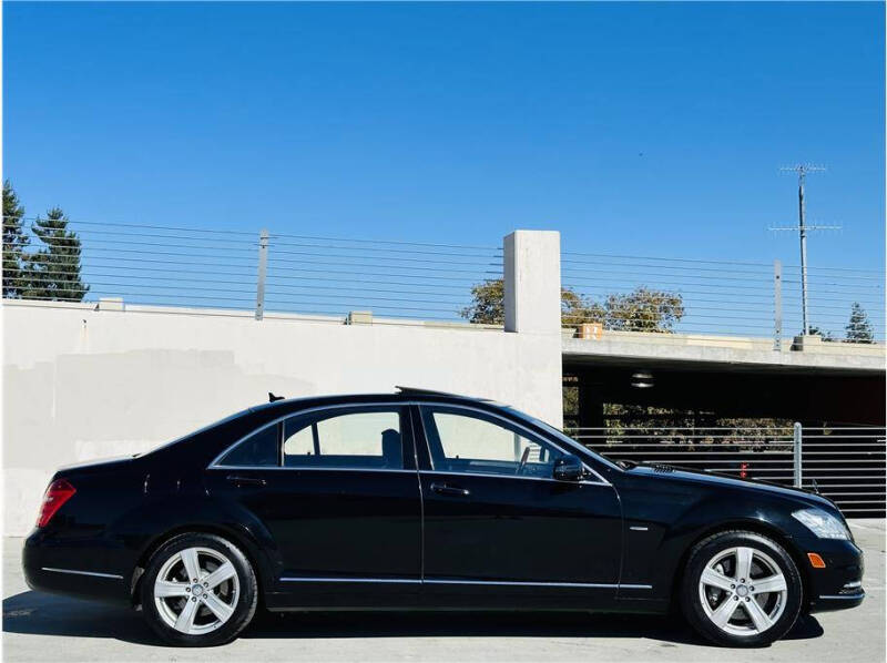 2012 Mercedes-Benz S-Class S550 photo 12