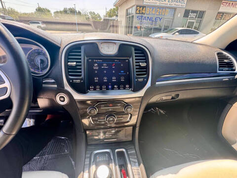 2018 Chrysler 300 Touring