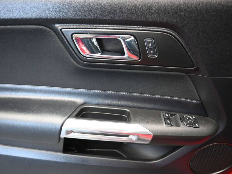 2017 Ford Mustang V6