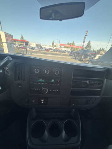 2017 GMC Savana 2500