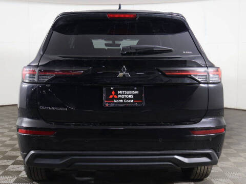 2026 Mitsubishi Outlander ES