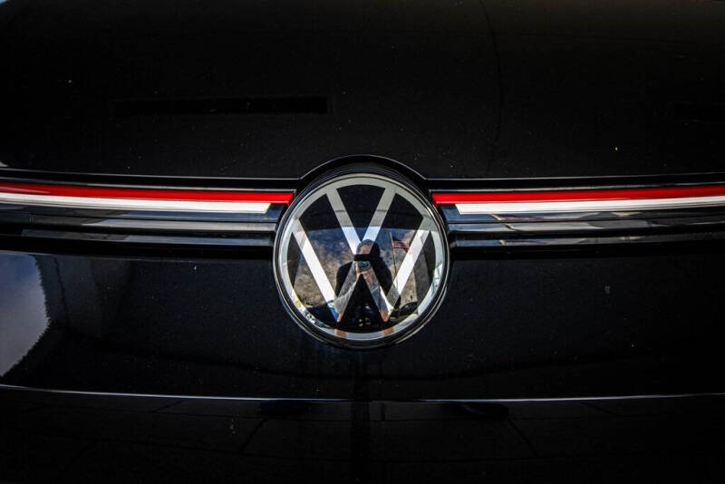 2023 Volkswagen Golf GTI SE