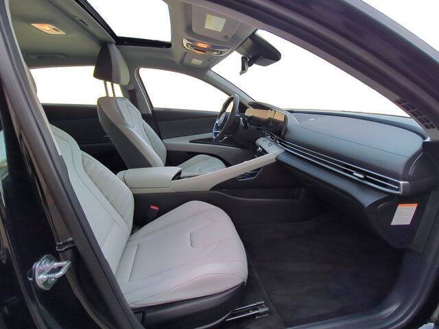 2025 Hyundai Elantra Hybrid Limited