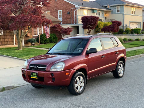 2008 Hyundai Tucson for sale at Reis Motors LLC in Lawrence NY