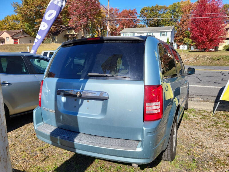 2008 Chrysler Town & Country null photo 4