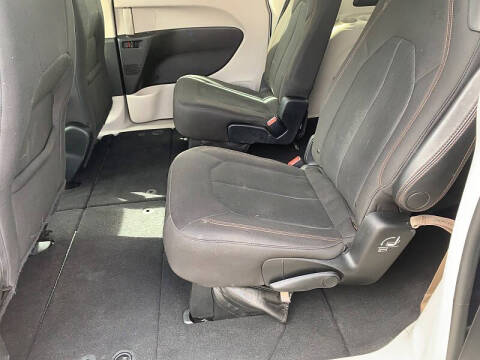 2017 Chrysler Pacifica LX