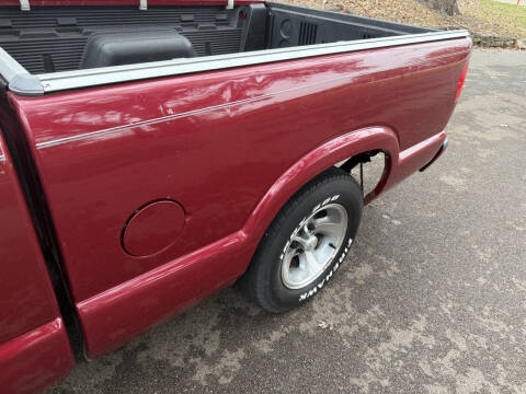 2000 Chevrolet S-10 LS