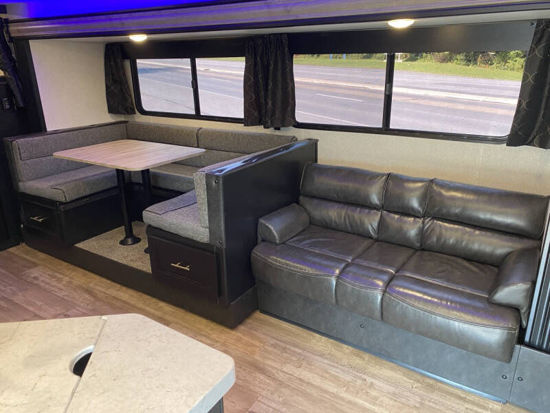 2021 Forest River Cherokee Grey Wolf 26DBH