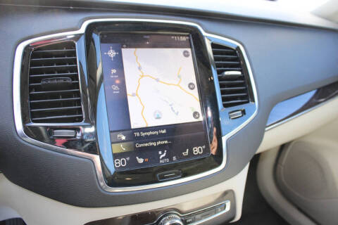 2016 Volvo XC90 T6 Momentum