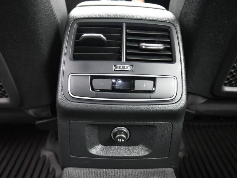 2022 Audi A4 quattro Premium 40 TFSI