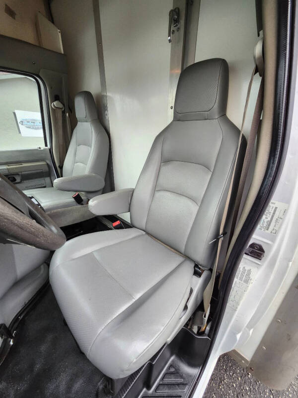 2018 Ford E-Series E-350 SD