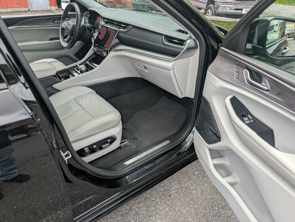 2021 Jeep Grand Cherokee L 31