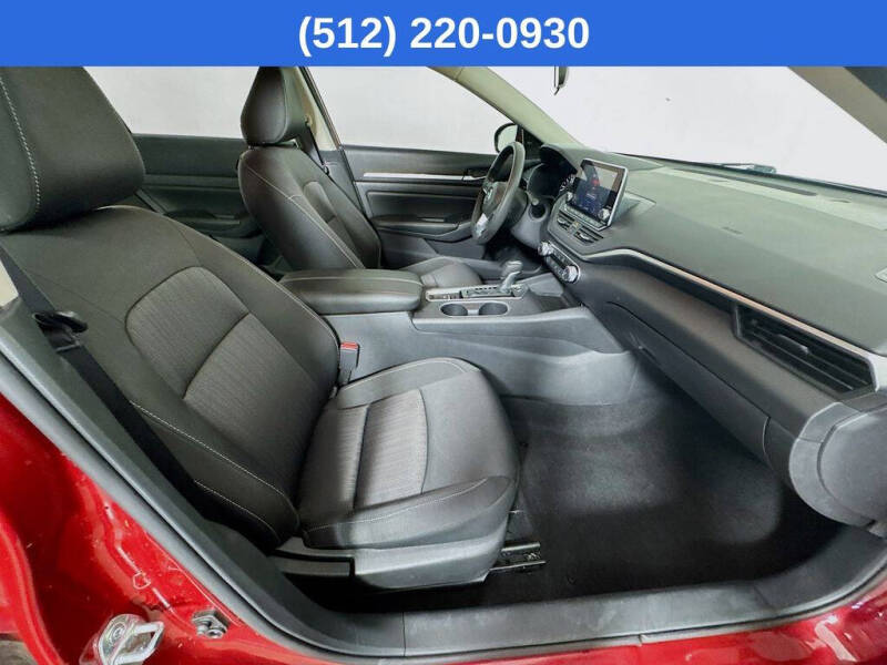 2022 Nissan Altima 2.5 SV