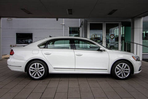 2017 Volkswagen Passat 1.8T SEL Premium