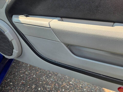 2005 Ford Mustang GT Deluxe