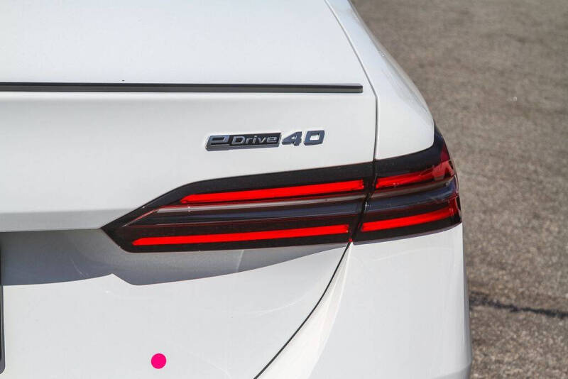 2027 BMW i5 eDrive40