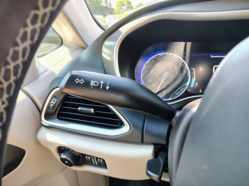 2022 Chrysler Pacifica Touring L