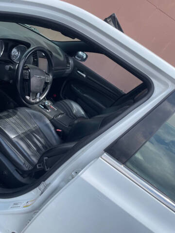 2012 Chrysler 300 S V6