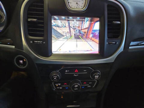 2016 Chrysler 300 Limited