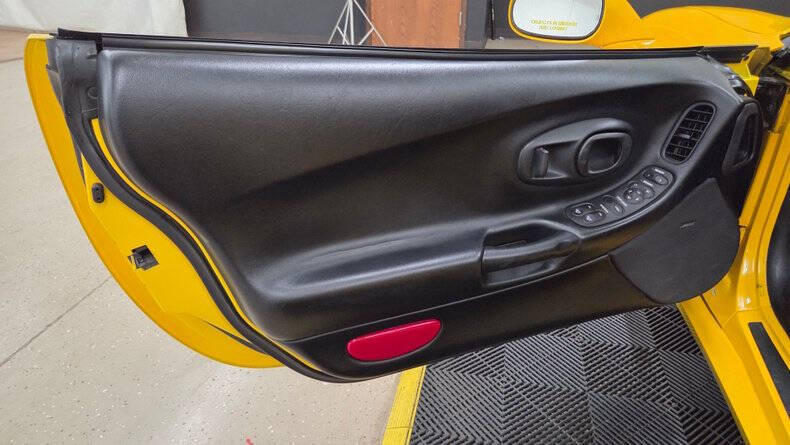 2004 Chevrolet Corvette