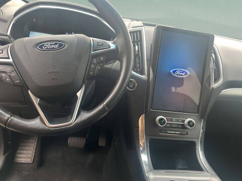 2021 Ford Edge Titanium